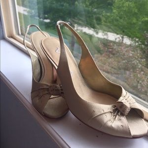 Gorgeous gold shoes. Barely used!